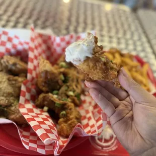 C2 - 5 Wings &amp; 3 Tenders Combo