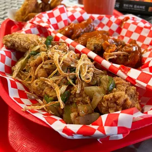 Built a fondness for things that just weren&apos;t good enough  Saigon 22 Spices &amp; Herb and Buffalo 8-wing combo from #WorldFriedChicken