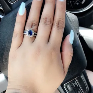 Lee did my coffin shape. This is gel color 26 and I love them