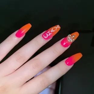 Ombré powder with name and crown (the guy who works there)