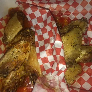 Half Hot &amp; Lemon spicy (but wasn't spicy) and half Lightening Lemon pepper.