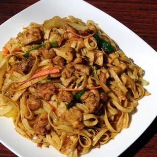 Curry Chicken Chow Mein