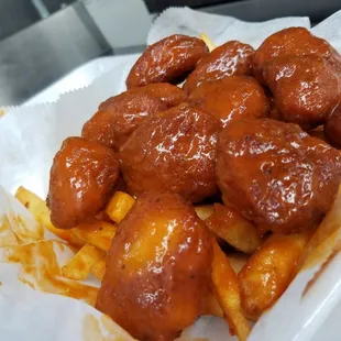 Mild Boneless Wings Served with Fries