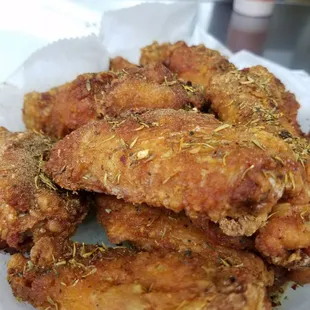 Crispy Chicken Wings Sprinked with Caribbean Jerk