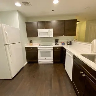 09.03.21 fully-equipped kitchen