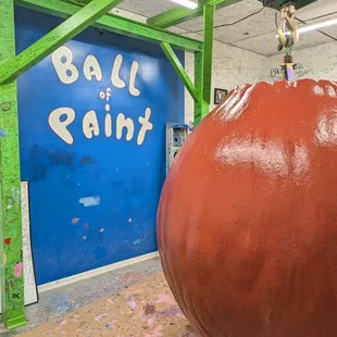 World&apos;s Largest Ball of Paint, Alexandria
