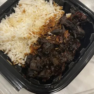 This is ORANGE CHICKEN! Burnt, looks and smells disgusting!!