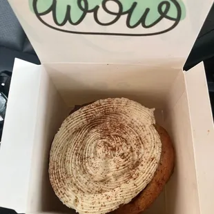 Cinnamon Roll w Cream Cheese