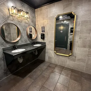 Very nice bathrooms
