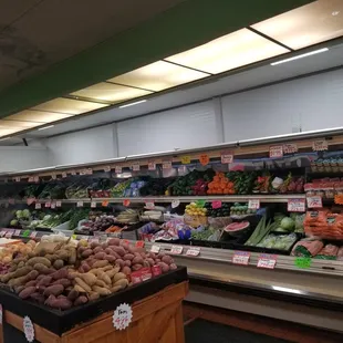 the produce section of a grocery store