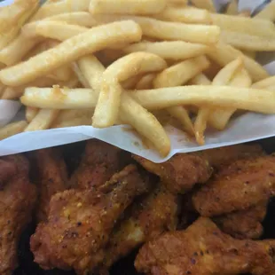 10 piece hot lemon pepper with fries