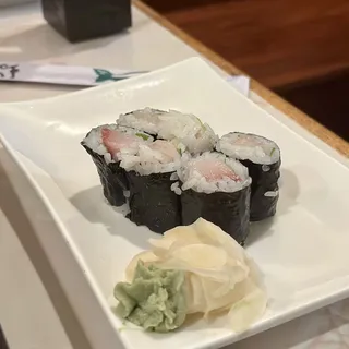 Yellowtail Scallion Roll