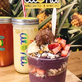 Cacao Energy Bowl (with extra toppings layered in the middle), Mango Colada Lemonade (in a aloha mason jar)