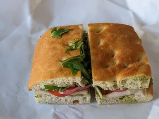 Q's Sandwich Shop