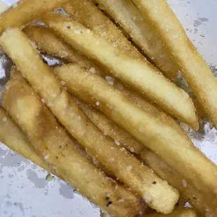 Fries topped with Parmesan truffle. Served with smoky ketchup.