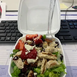 California salad with chicken