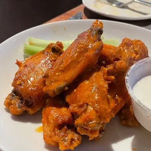 Wrecker's wings were tasty and good heat. Flavors were unit
