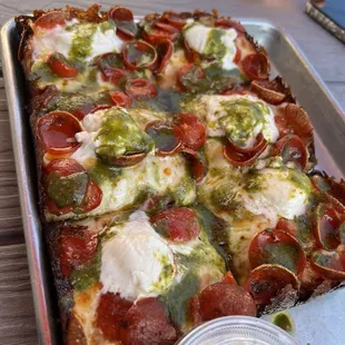 Splinter - pepperoni, tomatoes, burrata, pesto