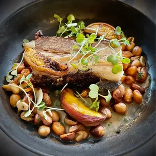 Pork belly with peaches and peanuts