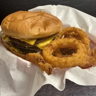 Double Cheeseburger  w/ Onion Rings