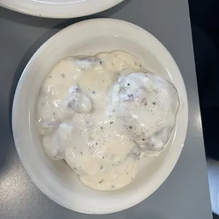 Biscuit and gravy