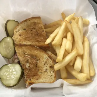Rosana&apos;s Rueben