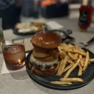 WSKY Burger + fries