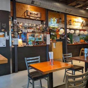 Ambiance,simple and warm.