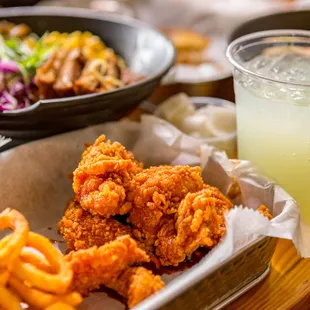 chicken wings, fried chicken, chicken, bbq chicken, fried chicken wings, poultry, food, bbq wings, chicken wings and fried chicken