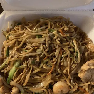 5. Combination Lo Mein Noodles