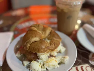 Achilles Art Cafe On Wilshire