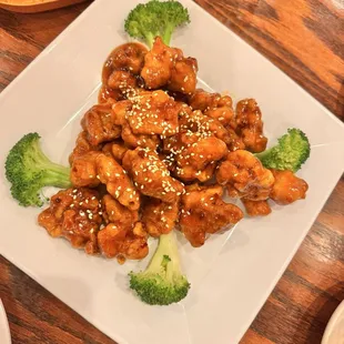 food, chicken wings and fried chicken