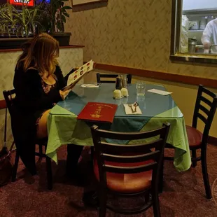 We are usually seated in a booth, but we got a front row seat to the show this time.