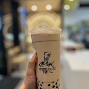 Roasted oolong milk tea with boba