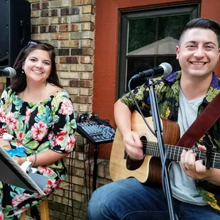 Joey &amp; Jessica
 Live music