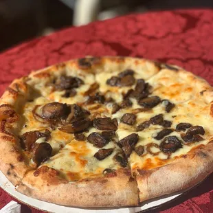 Gorgonzola mushroom pizza