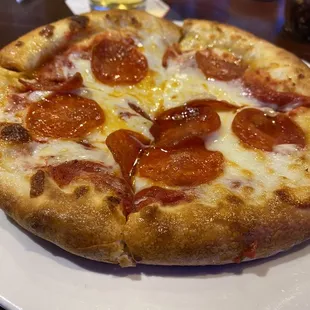 Small pepperoni pizza