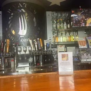 Bar área, beers on tap, infused liquors