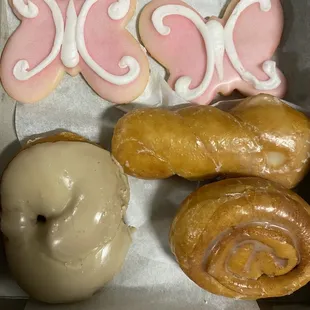 Butterfly cookies benefit a family in need until April 15th