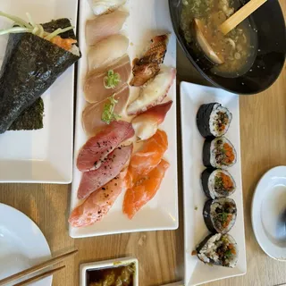 Spicy Salmon Hand Roll
