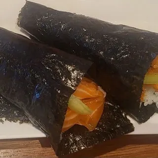Salmon Hand Roll