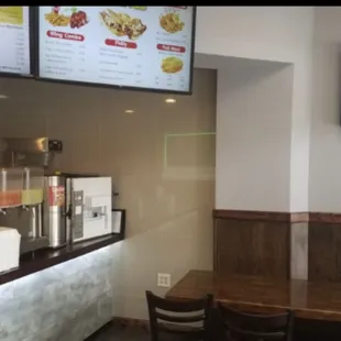 the inside of a fast food restaurant