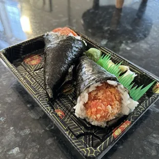 Spicy tuna hand roll