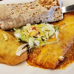 a plate of mexican food