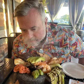 Xclusive Molcajete Mixto de Mar y Tierra