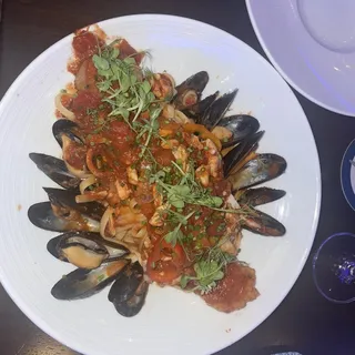 Seafood Pasta (Thesauros Tou Aigaiou)