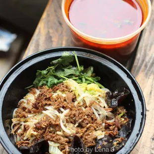 R1. Spicy Cumin Lamb Rice Noodes in Soup 孜然羊肉米线 ($14.99)