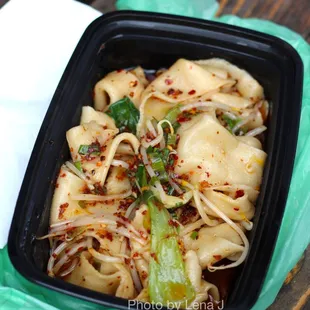 N4. Hot Oil Spread Hand-Ripped Noodles 油泼面 ($13.99)