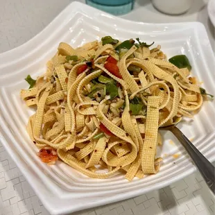 ramen and noodles, food