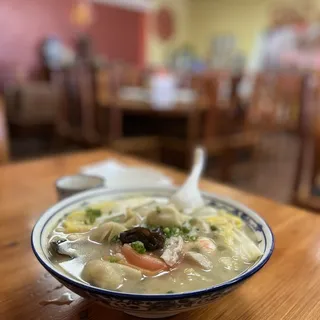 C11. Wor Wonton Soup